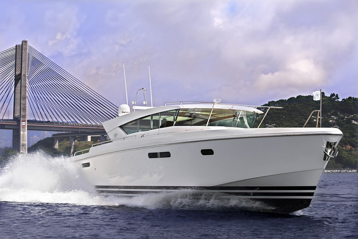 delta 54 carbon luxury yacht