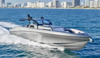Midnight Express 60 Pied-A-Mer full