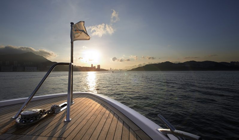 Delta Powerboats 54 Carbon full
