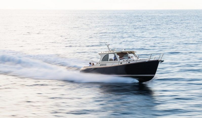 Hinckley Sport 40C full
