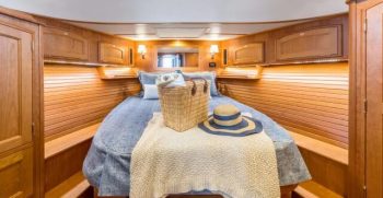 Hinckley Talaria 48 Large 21 640x427 jpg